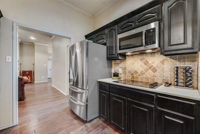 2921 Oak Ridge Drive, Hurst, TX 76054