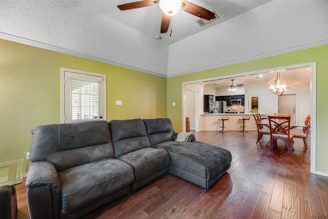 2921 Oak Ridge Drive, Hurst, TX 76054