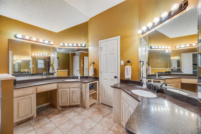 2921 Oak Ridge Drive, Hurst, TX 76054