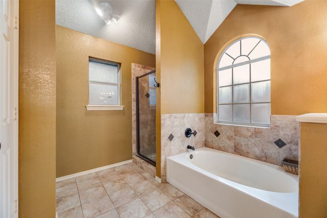 2921 Oak Ridge Drive, Hurst, TX 76054