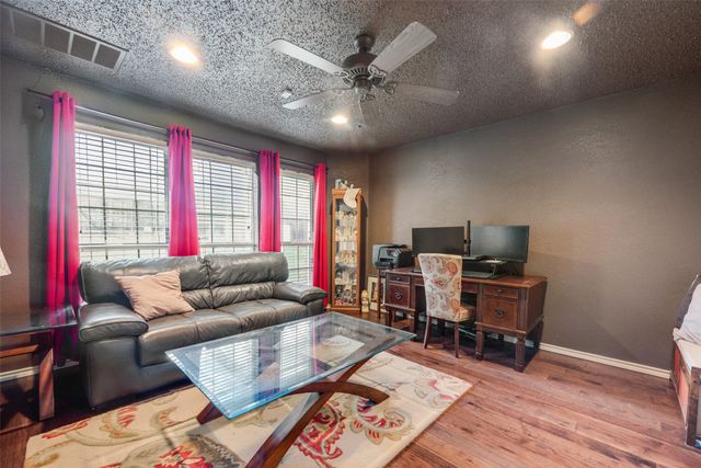2921 Oak Ridge Drive, Hurst, TX 76054