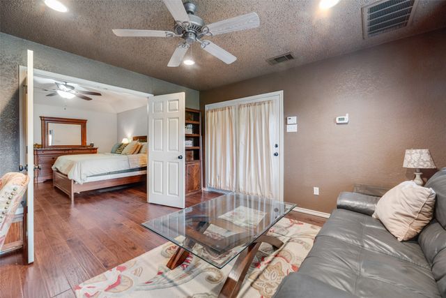 2921 Oak Ridge Drive, Hurst, TX 76054