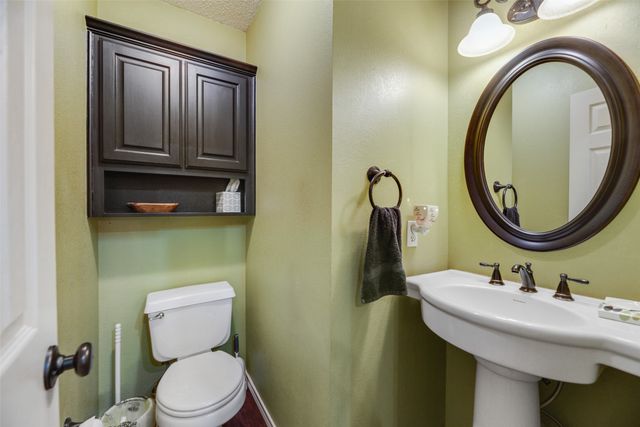 2921 Oak Ridge Drive, Hurst, TX 76054