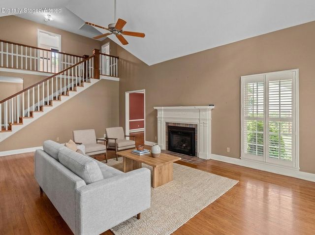 1645 E Meadowmere Street, Springfield, MO 65804