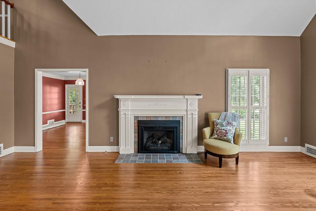 1645 E Meadowmere Street, Springfield, MO 65804
