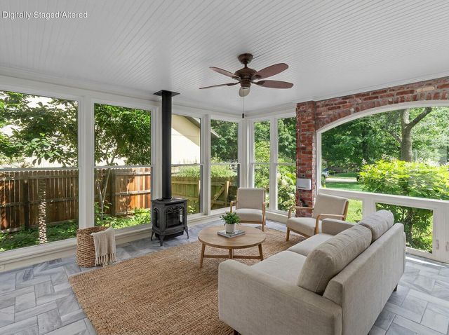 1645 E Meadowmere Street, Springfield, MO 65804