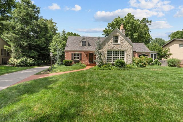 1645 E Meadowmere Street, Springfield, MO 65804