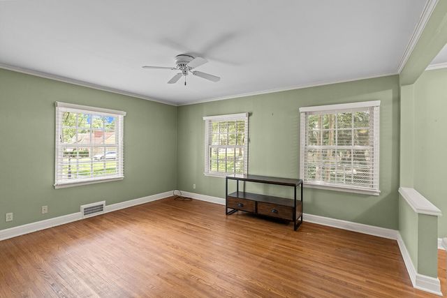 1645 E Meadowmere Street, Springfield, MO 65804
