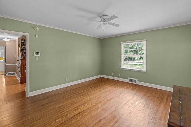 1645 E Meadowmere Street, Springfield, MO 65804