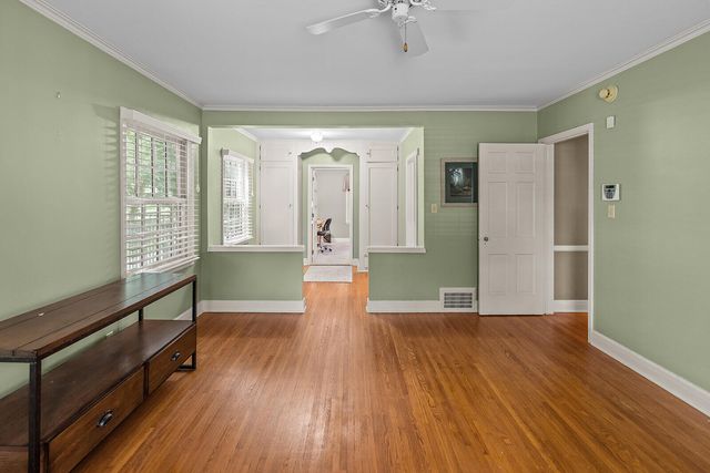 1645 E Meadowmere Street, Springfield, MO 65804