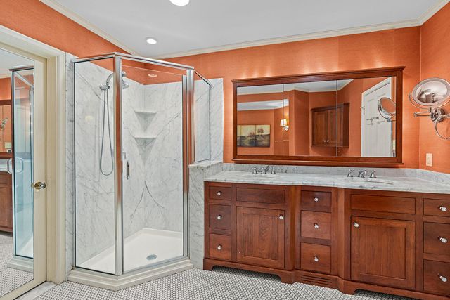 1645 E Meadowmere Street, Springfield, MO 65804