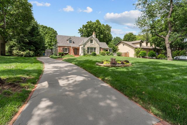 1645 E Meadowmere Street, Springfield, MO 65804