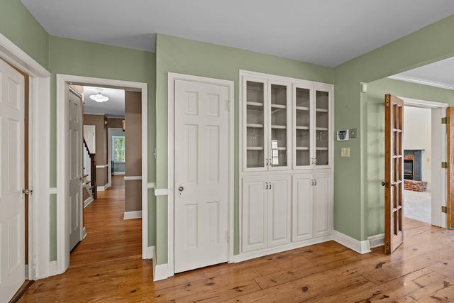 1645 E Meadowmere Street, Springfield, MO 65804