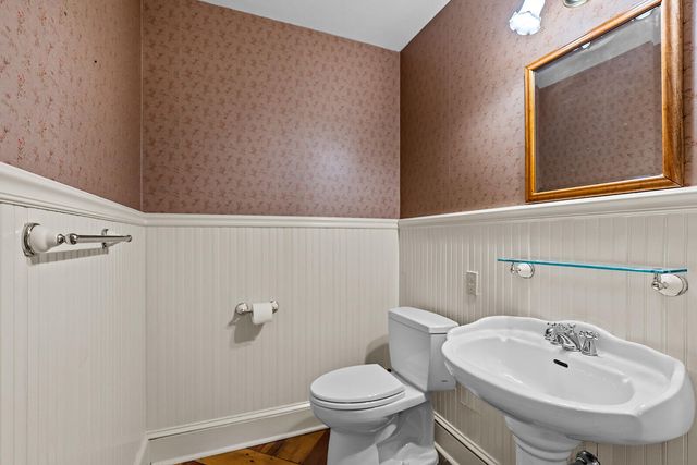 1645 E Meadowmere Street, Springfield, MO 65804