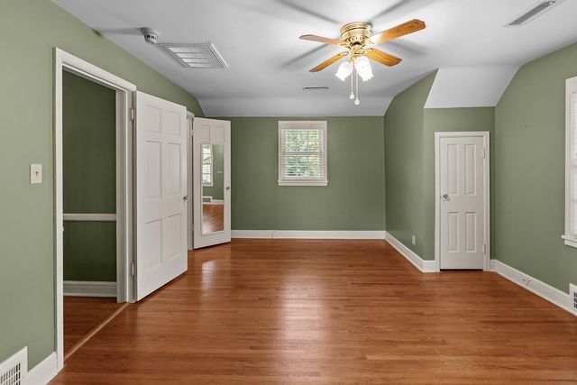 1645 E Meadowmere Street, Springfield, MO 65804