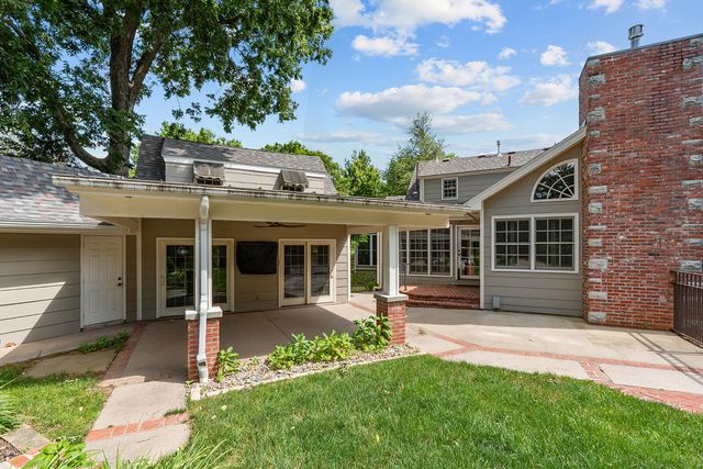 1645 E Meadowmere Street, Springfield, MO 65804