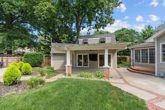 1645 E Meadowmere Street, Springfield, MO 65804