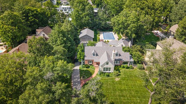 1645 E Meadowmere Street, Springfield, MO 65804