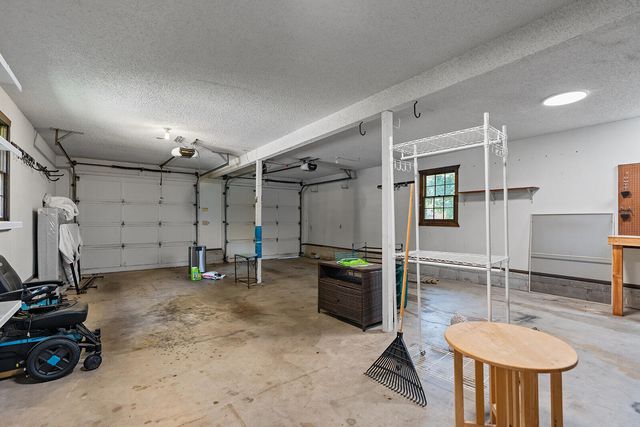 1645 E Meadowmere Street, Springfield, MO 65804