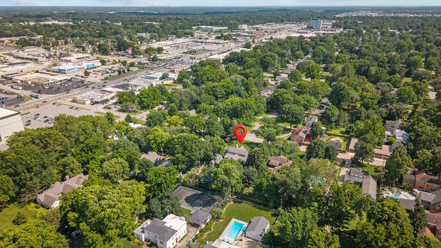 1645 E Meadowmere Street, Springfield, MO 65804