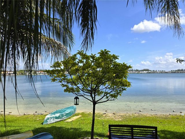 12423 NW 7th Lane, Miami, FL 33182