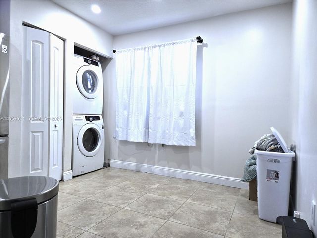 12423 NW 7th Lane, Miami, FL 33182