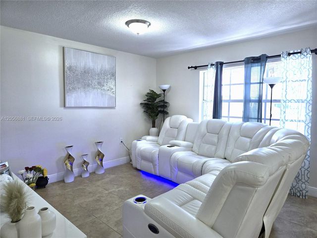 12423 NW 7th Lane, Miami, FL 33182
