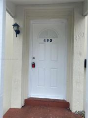 490 NE 123rd St E, North Miami, FL 33161