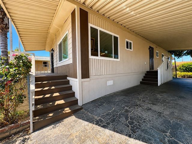 160 S Eucalyptus Avenue 111, Rialto, CA 92376