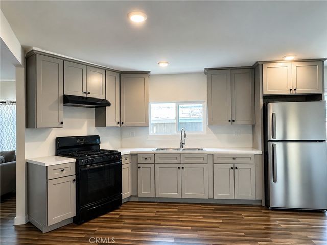 160 S Eucalyptus Avenue 111, Rialto, CA 92376