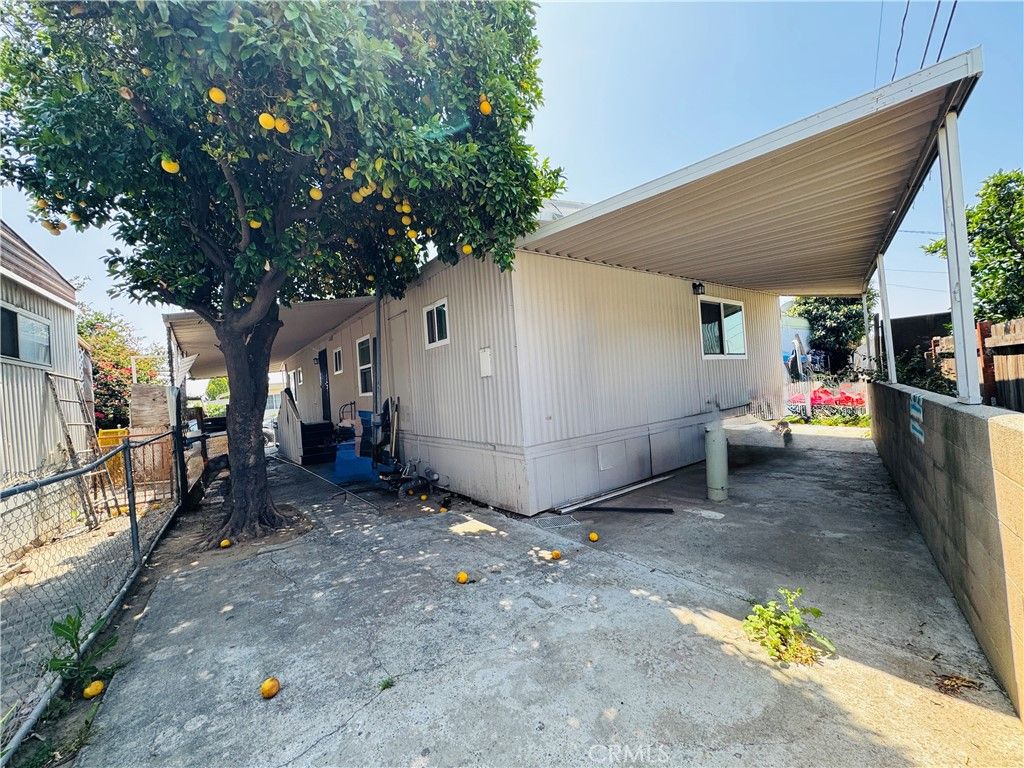 Image 14 of property listing at 160 S Eucalyptus Avenue 111, Rialto, CA 92376