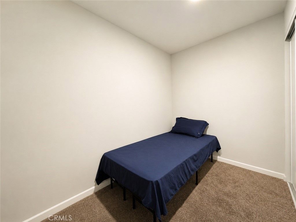 Image 8 of property listing at 160 S Eucalyptus Avenue 111, Rialto, CA 92376