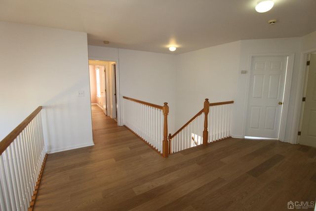 27 Pin Oak Drive, North Brunswick, NJ 08902