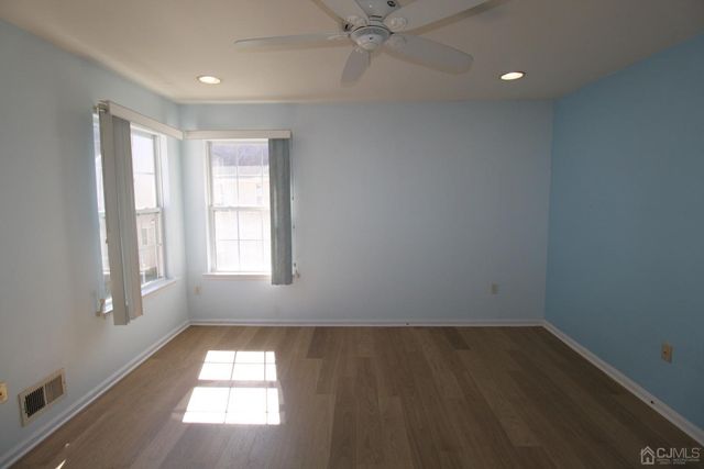 27 Pin Oak Drive, North Brunswick, NJ 08902