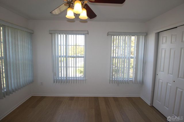 27 Pin Oak Drive, North Brunswick, NJ 08902