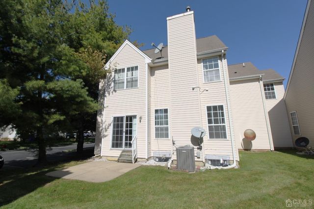 27 Pin Oak Drive, North Brunswick, NJ 08902