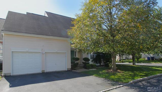 27 Pin Oak Drive, North Brunswick, NJ 08902
