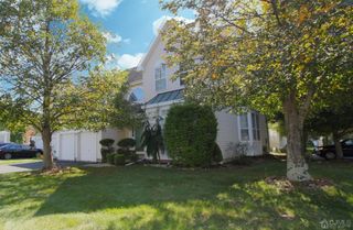 27 Pin Oak Drive, North Brunswick, NJ 08902