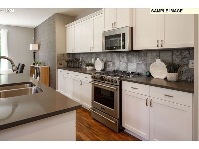 1004 S MOUNTAIN Pl, Ridgefield, WA 98642