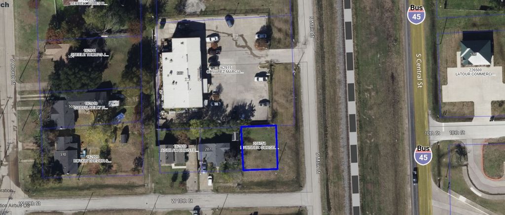 203 W 10th Street, Ferris, TX 75125