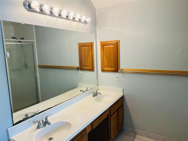 310 Annes Way, Stafford, TX 77477