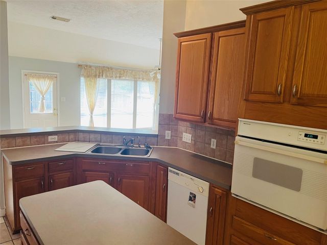 310 Annes Way, Stafford, TX 77477