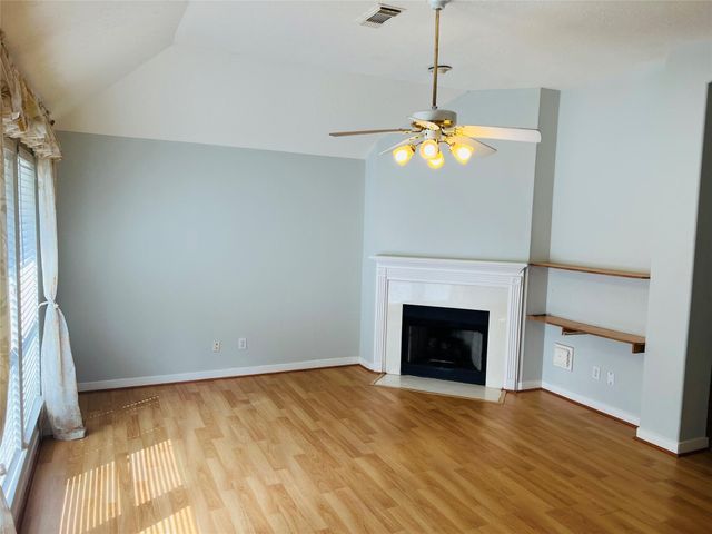 310 Annes Way, Stafford, TX 77477