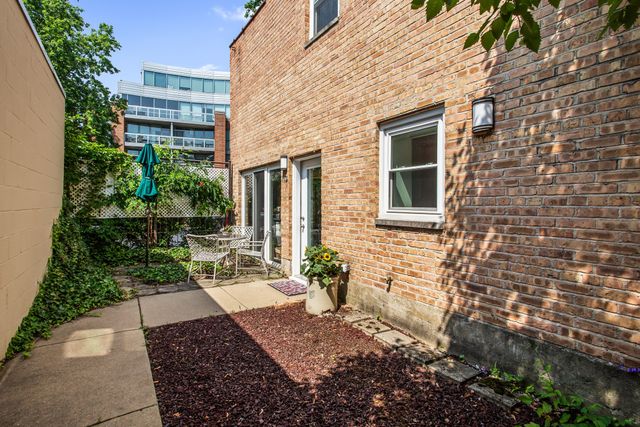 1834 Ridge Avenue 113, Evanston, IL 60201