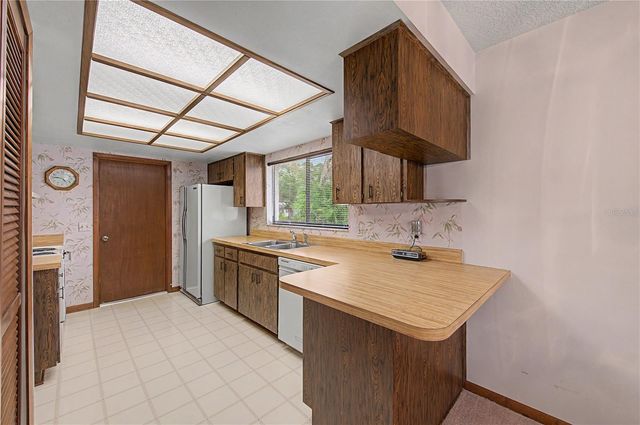 901 TARAWOOD LANE, Valrico, FL 33594