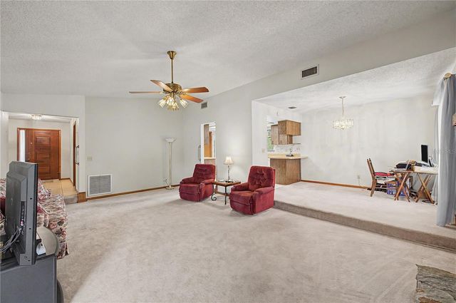 901 TARAWOOD LANE, Valrico, FL 33594
