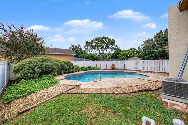 901 TARAWOOD LANE, Valrico, FL 33594