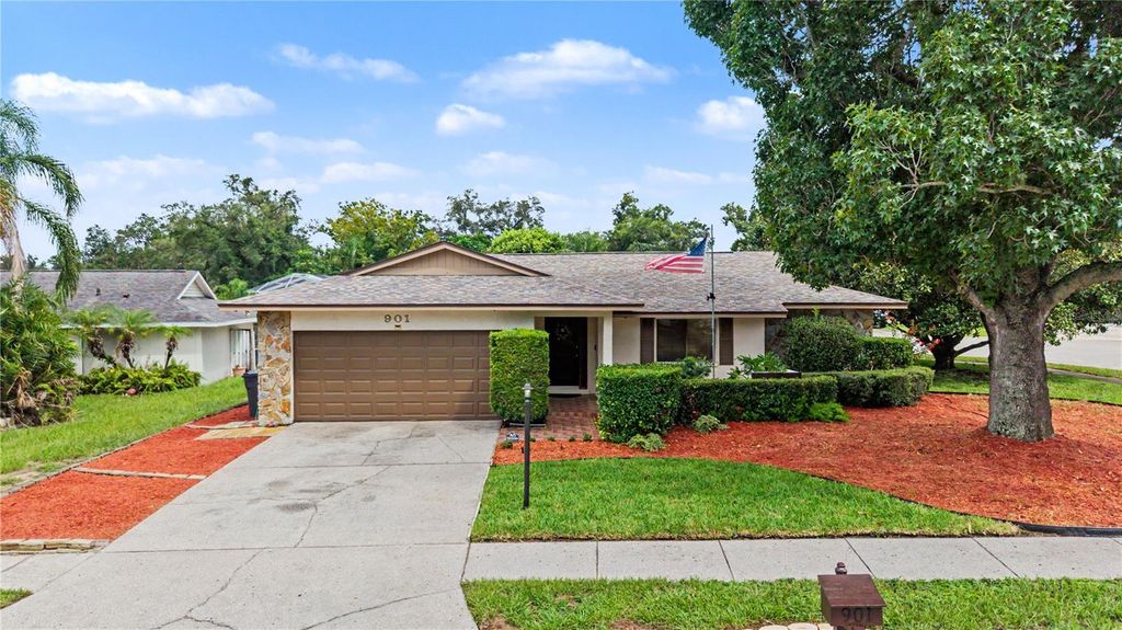 901 TARAWOOD LANE, Valrico, FL 33594