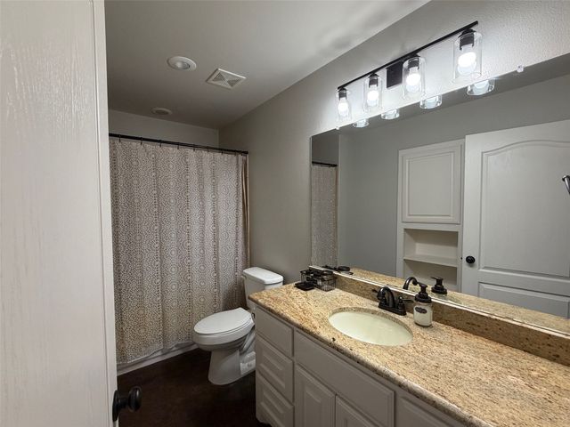 251 Rs County Road 3430, Emory, TX 75440