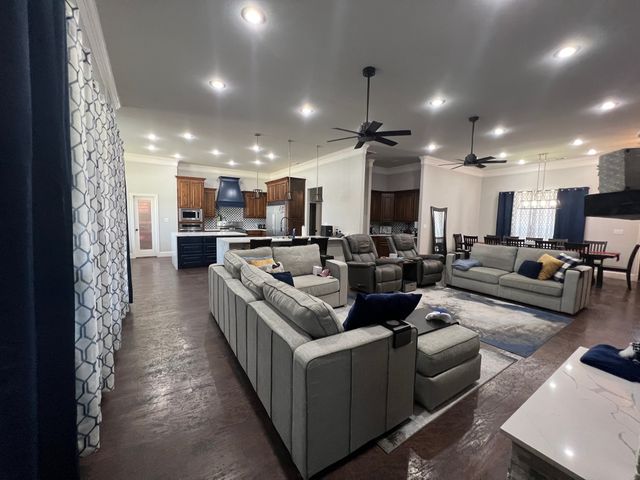 251 Rs County Road 3430, Emory, TX 75440